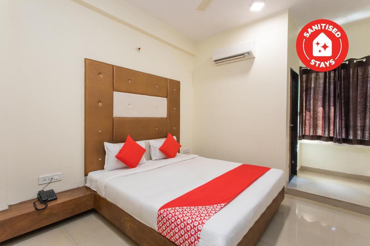 Oyo 24196 Hotel Shreenath Palace Ujjain Eksteriør billede