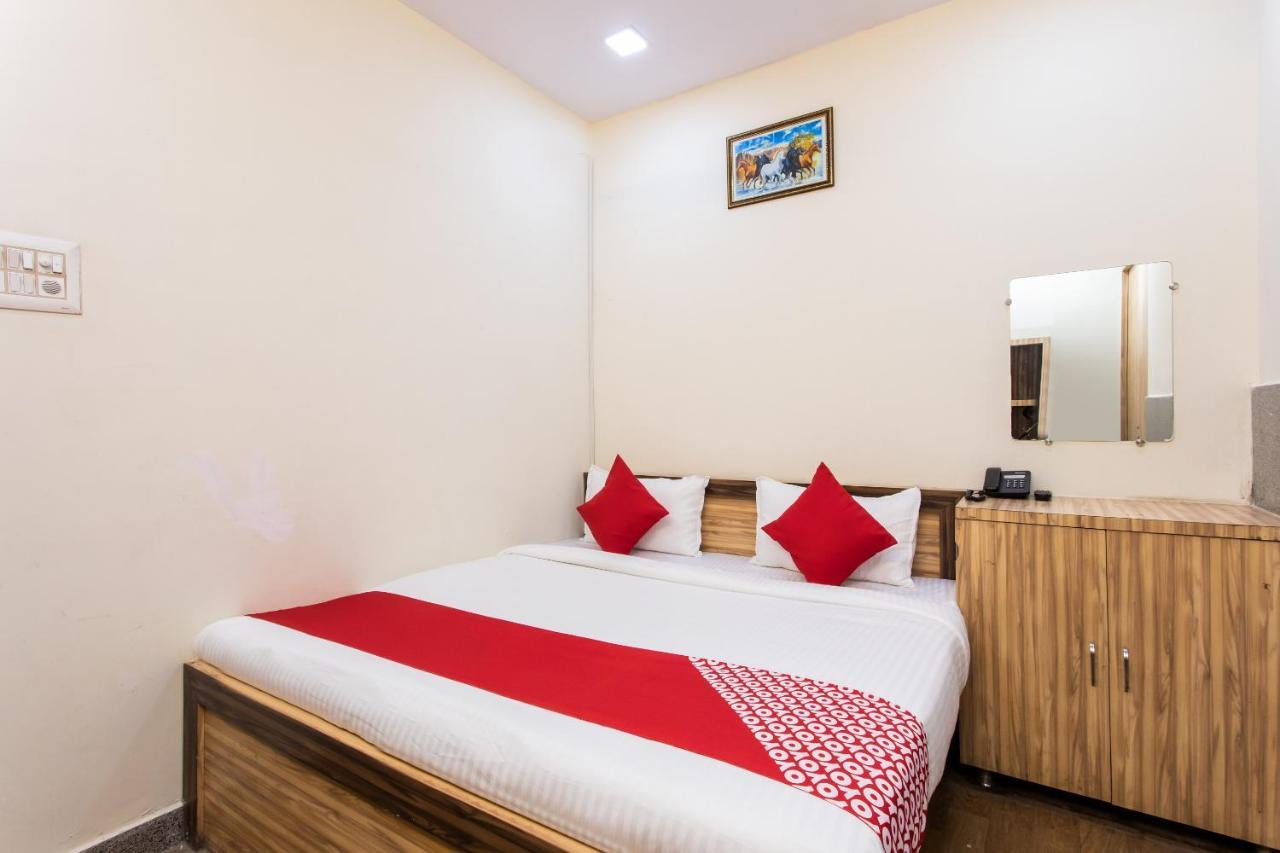 Oyo 24196 Hotel Shreenath Palace Ujjain Eksteriør billede