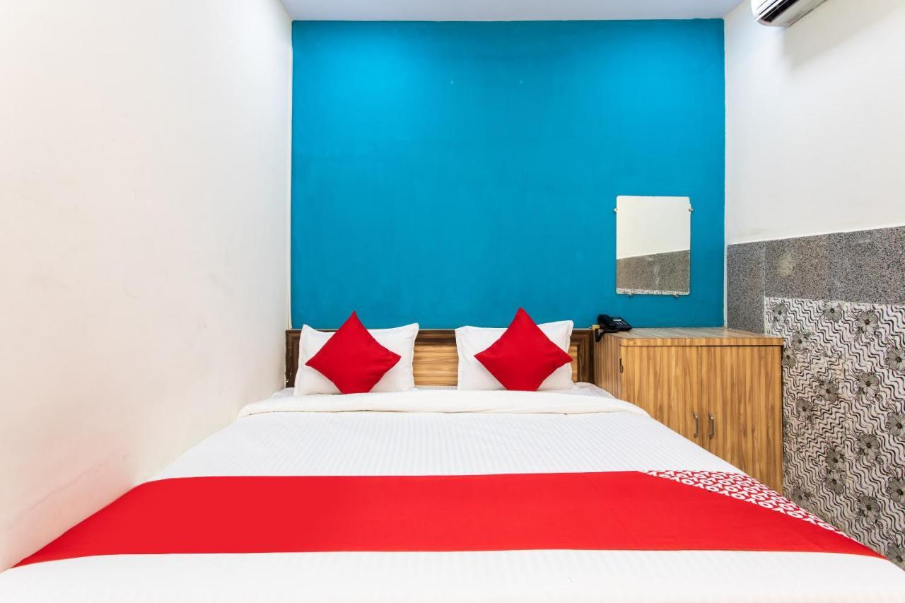 Oyo 24196 Hotel Shreenath Palace Ujjain Eksteriør billede