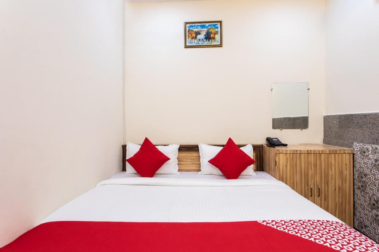 Oyo 24196 Hotel Shreenath Palace Ujjain Eksteriør billede