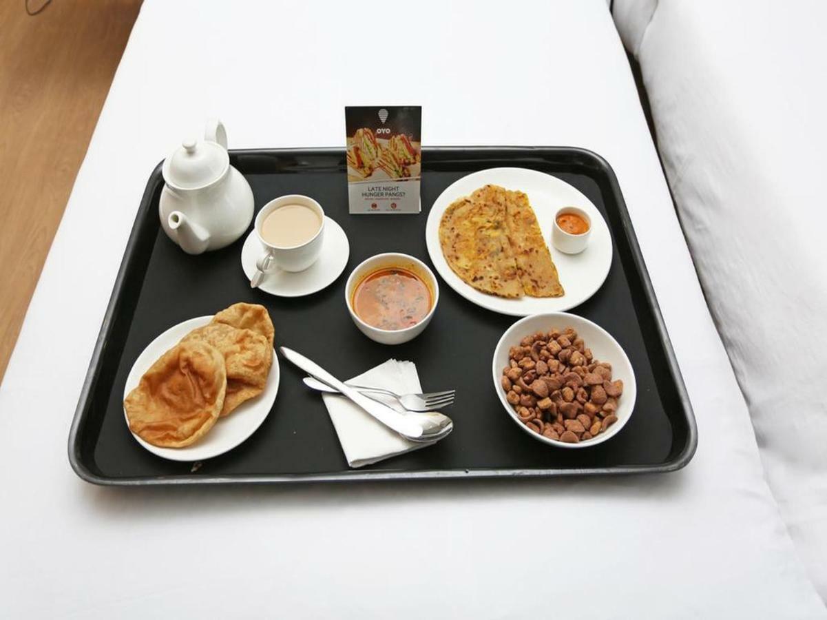 Oyo 24196 Hotel Shreenath Palace Ujjain Eksteriør billede